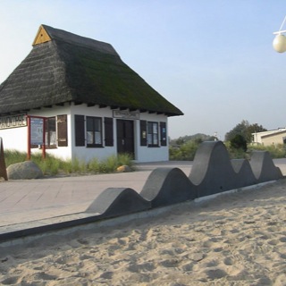 Strandpromenade-Dahme-Wellen-Granit